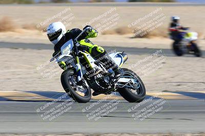 media/Jan-08-2022-SoCal Trackdays (Sat) [[1ec2777125]]/Turn 4 (1145am)/